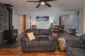 Cozy City Stay, 3bdrm near Airport
